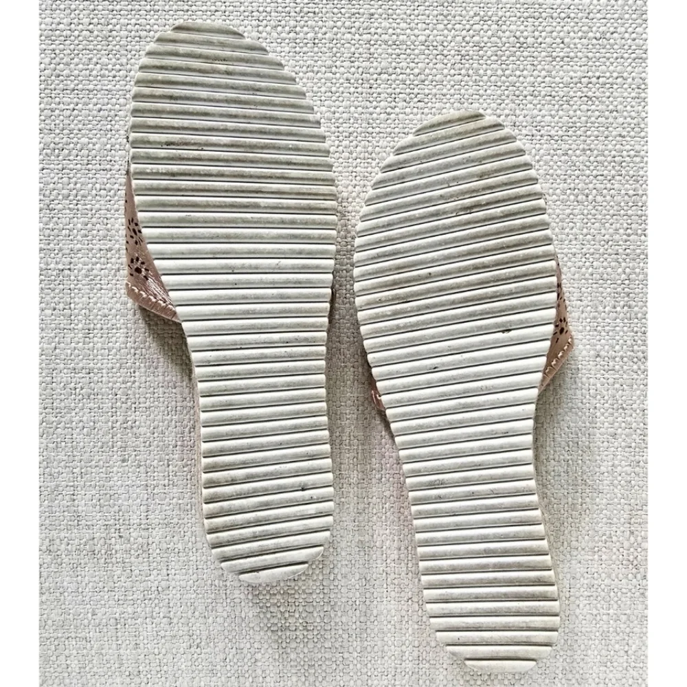 JACK ROGERS Metallic Rose Gold Floral Eyelet Leather Cork Slides Sandals 6.5 - Picture 4 of 5